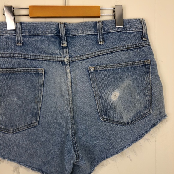 Vintage High Rise Fringe Cut Denim Shorts Sz 36 - Picture 6 of 7